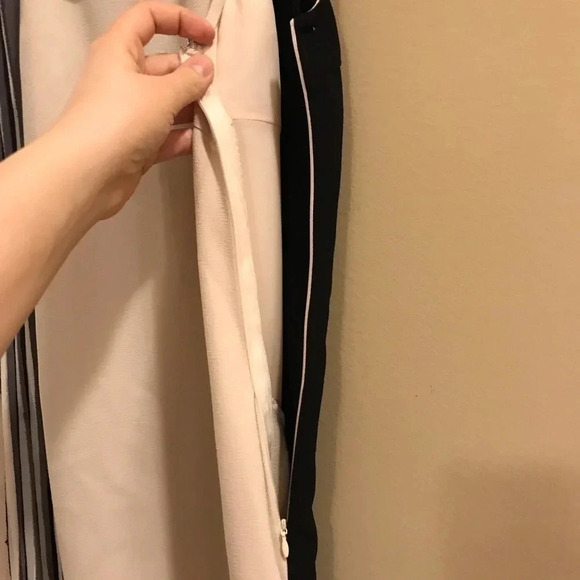 Esley Cream and Black Colorblock Shift Dress Small - Picture 4 of 8